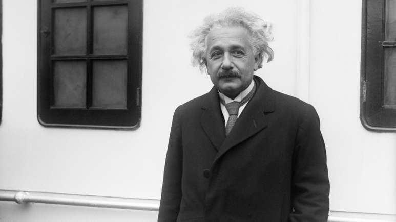 Einstein đóng góp trong việc thám hiểm không gian